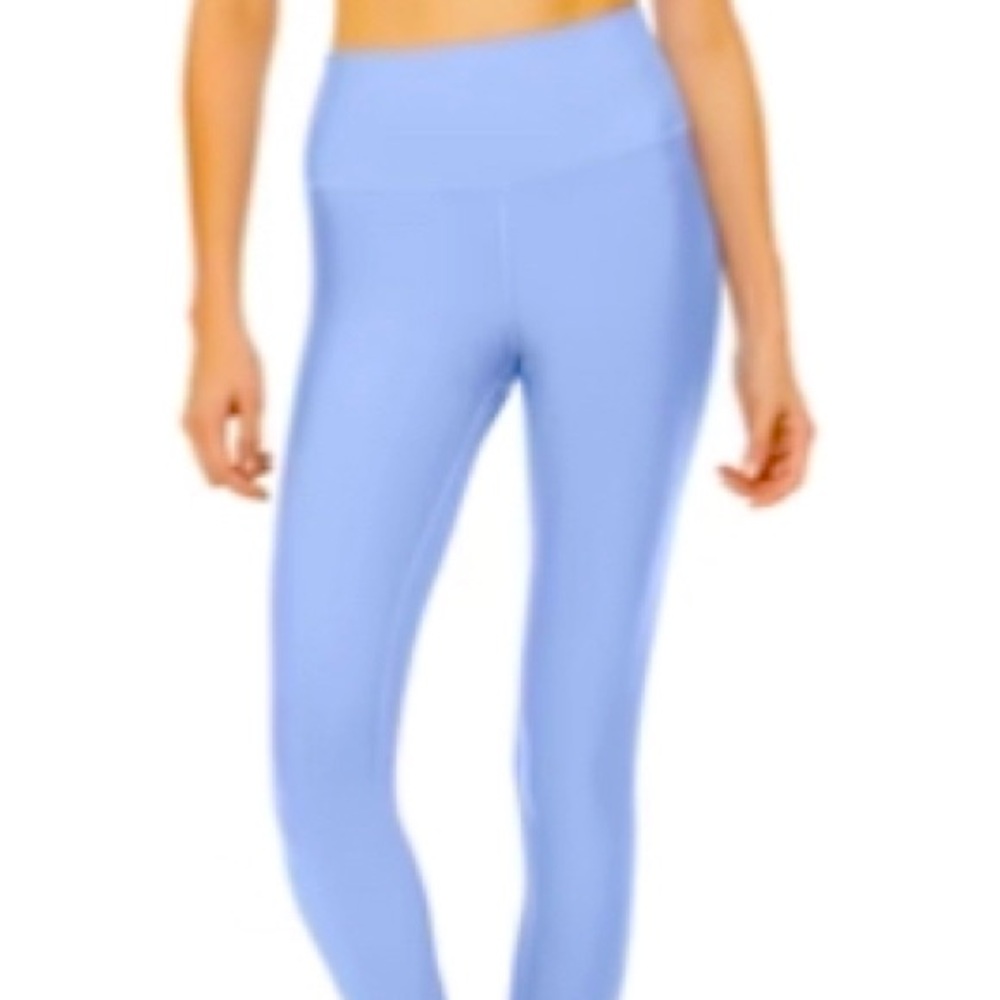Alo Yoga 7/8 High-Waist Airlift Legging
Color: Marina
Size: L
Length: 7/8 24.5"